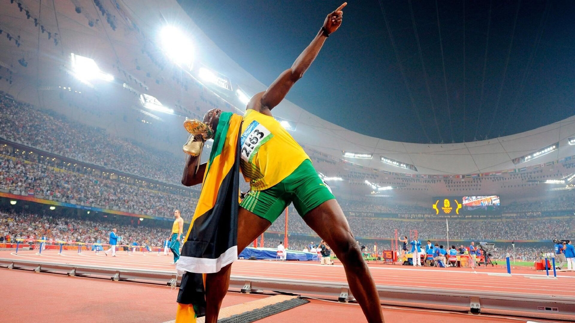 雄鹿绝杀雷霆，季后赛首轮中字母哥锁死对手，nba雄鹿队字母哥来历