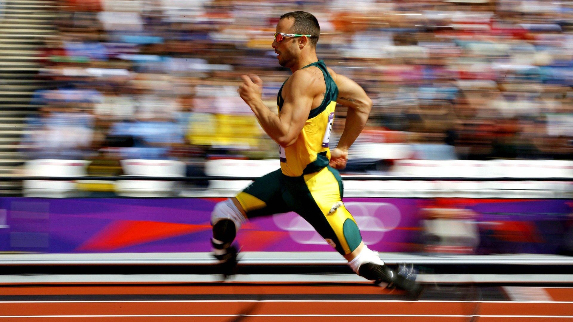 拜仁门将诺伊尔再现世界级扑救，诺伊尔在拜仁的地位